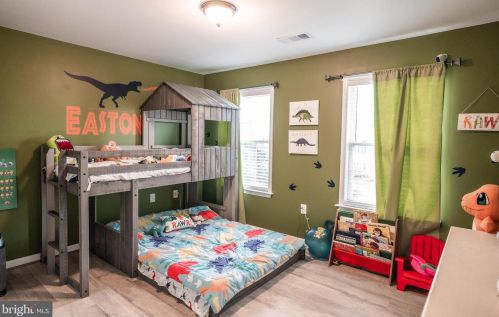 125 Gap Vw Blvd, Harpers Ferry WV 25425-3003 exterior