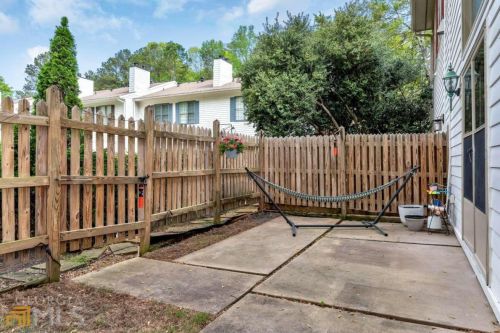 302 Brandywine Cir, Atlanta GA  30350-2002 exterior