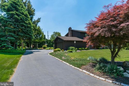 1805 Beverly Dr, Lancaster, PA 17601-4101