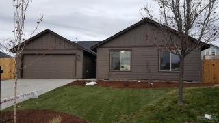 953 24th Pl, Eagle Crest, OR 97756-1321