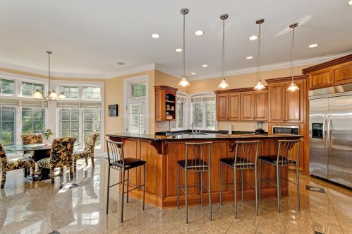 102 Ambriance Dr, Willowbrook IL  60527-0801 exterior