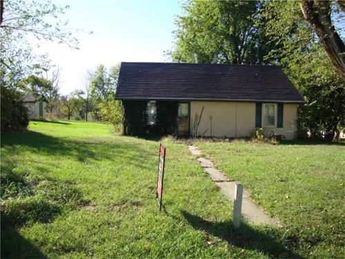 16115 Masonic Dr, Dearborn, MO 64439-9412