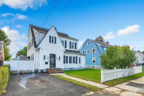 11 Kaytonne Ave, Waterbury, CT 06710-1743