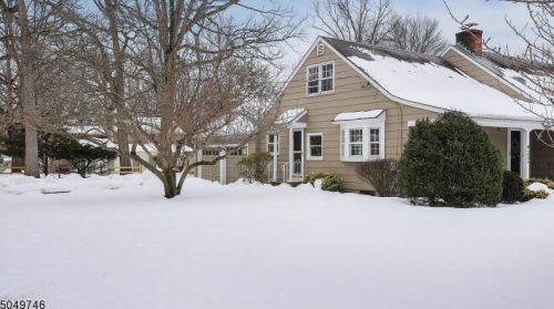 2306 Woodland Ter, Scotch Plains, NJ 07076-2127