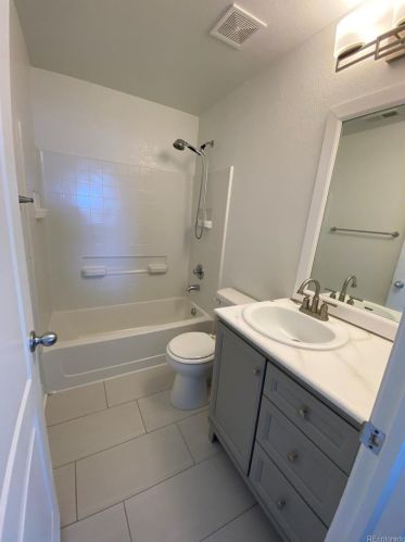 841 Willow Dr, Denver CO  80603-7743 exterior