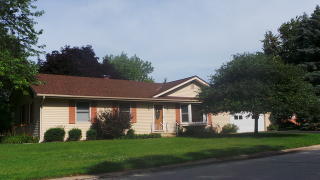 612 1st St, Elburn, IL 60119-8911