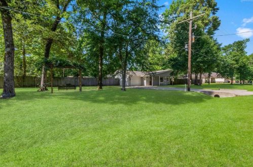 1611 Sweetgum St, Conroe TX  77385-9531 exterior