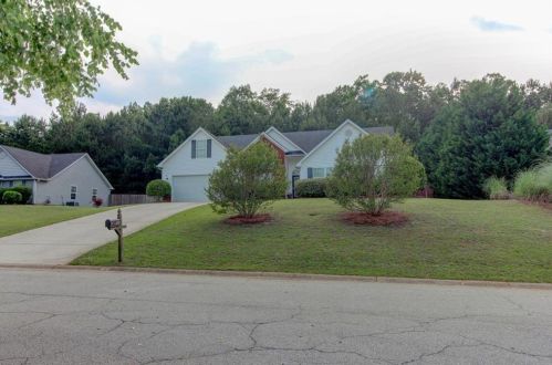 260 Hugh Dr, Porterdale, GA 30016-9030