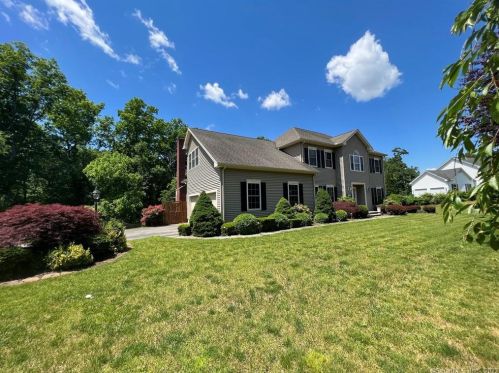 270 Budding Rdg, Southington CT  06489-4226 exterior