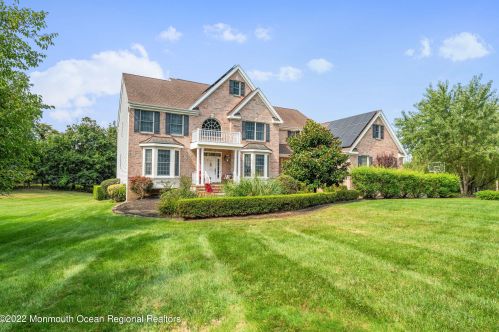 7 Bermet Ct, Tinton Falls NJ 07724-4026 exterior