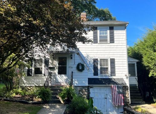 76 Moorland Ave, Waterbury, CT 06708-2118