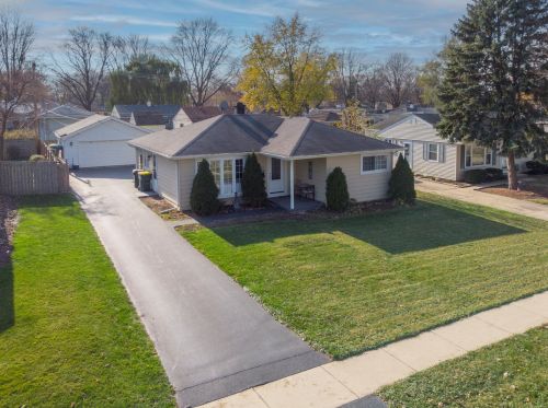 3009 Hawk Ln, Rolling Meadows, IL 60008-2612