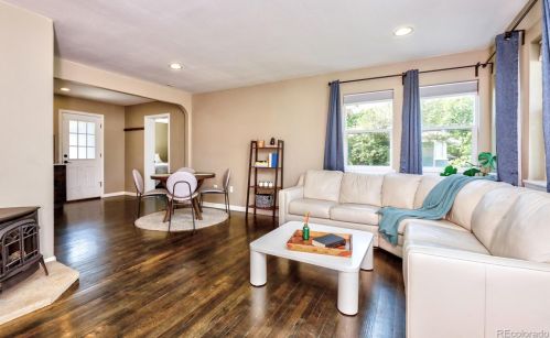 2938 Oneida St, Denver CO  80207-2913 exterior