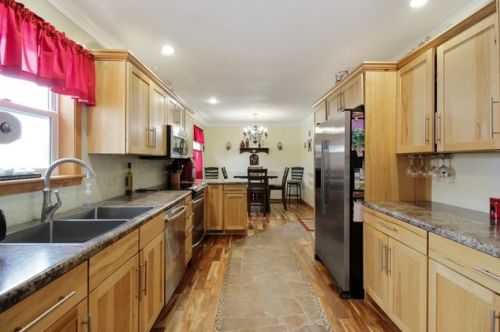 1301 Peters Dr, Saint Joseph, IL 61873-8821