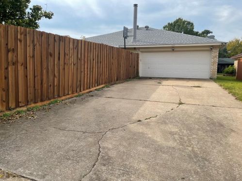 309 Apollo Rd, Garland TX  75040-3744 exterior