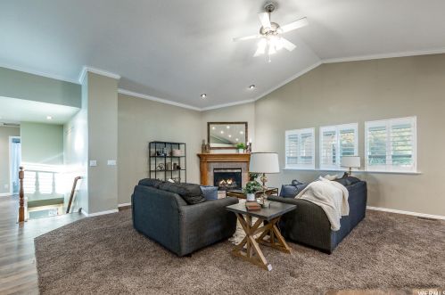 1136 2220, Clearfield, UT 84015-8203