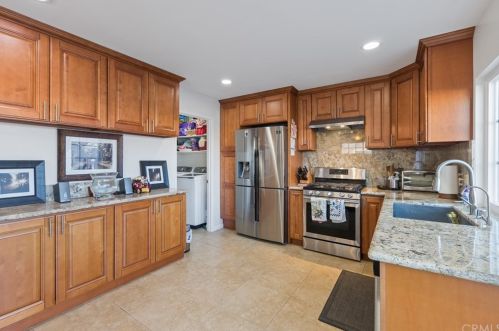 9 Albany, Irvine, CA 92604-1903