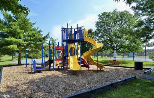 14200 Wolf Creek Pl, Silver Spring MD  20906-6193 exterior