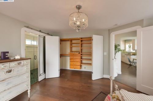 220 Stoakes Ave, San Leandro CA 94577-1734 exterior