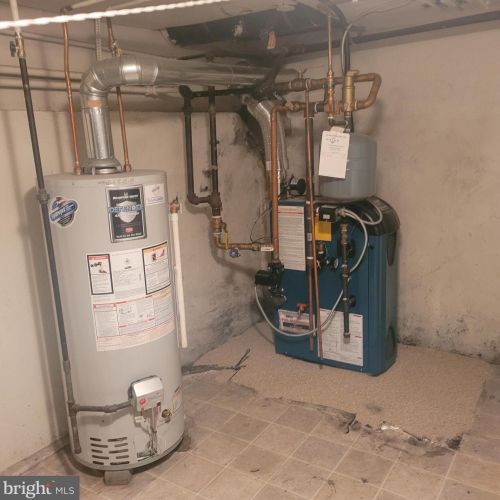 2329 11 St, Philadelphia PA 19133-1005 exterior