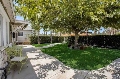 129 11th St, Perris, CA 92570-2417