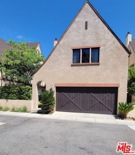 9263 Tobias Ave, Van Nuys, CA 91402-1203