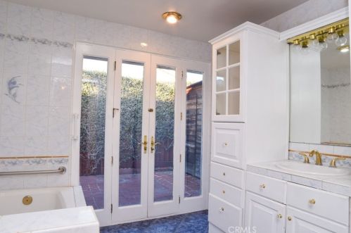 915 Hilda St, Anaheim CA  92806-4844 exterior