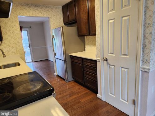 10256 Fern Pool Ct, Springfield VA  22015-3707 exterior
