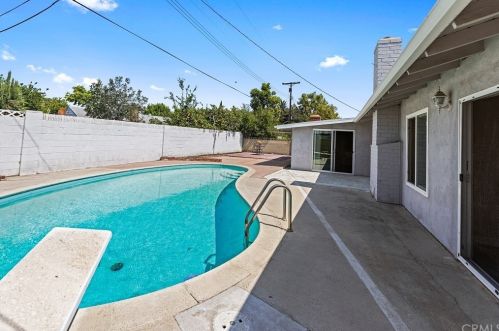 605 Hilda St, Anaheim CA  92806-4306 exterior