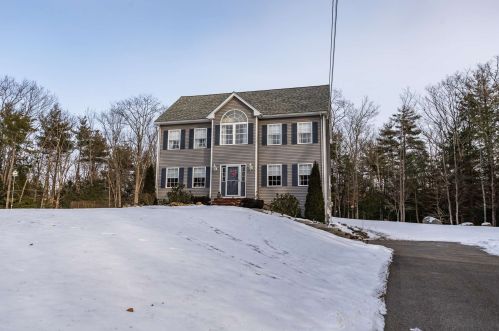 9 David Ln, Sandown, NH 03873-2244