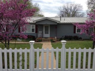 1611 Oklahoma Ave, Sulphur, OK 73086-2021