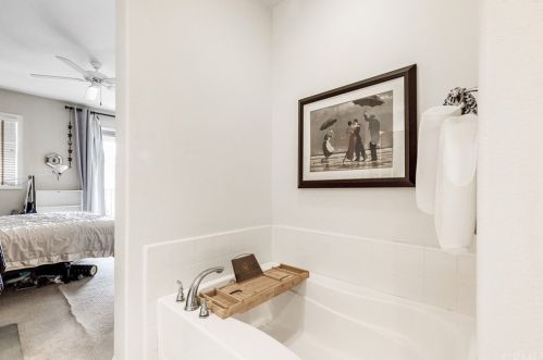 61 Nature, Irvine CA  92620-3827 exterior