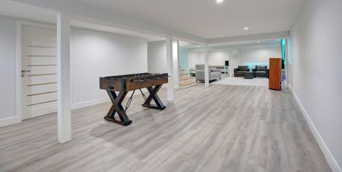 6906 Jarvis Ave, Niles IL  60714-4016 exterior