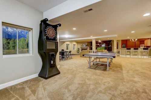 6919 Fieldstone Dr, Willowbrook IL  60527-5295 exterior