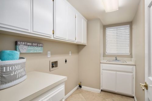 8079 Golden Star Ave, Riverside CA  92506-5710 exterior