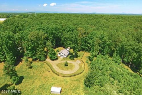 18631 Springs Rd, Jeffersonton, VA 22724-1938