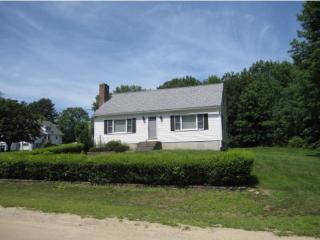 4 Iona Ave, Dover, NH 03820-2916