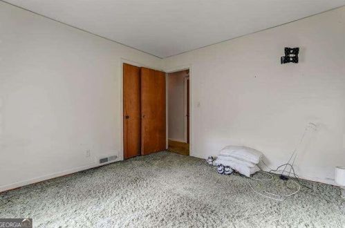 4132 Haverhill Dr, Atlanta GA  30342-3818 exterior