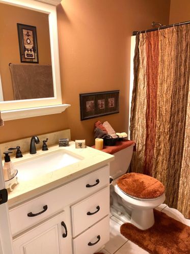 435 Deerpath Ct, Hobart IN 46342-5743 exterior