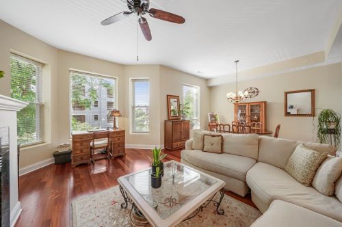 4335 Vincennes Ave, Chicago, IL 60653-3409
