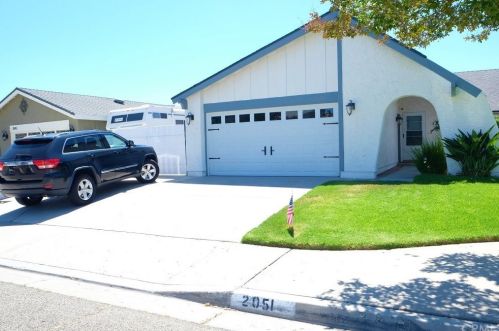 2051 Parker Ct, Simi Valley, CA 93065-2437