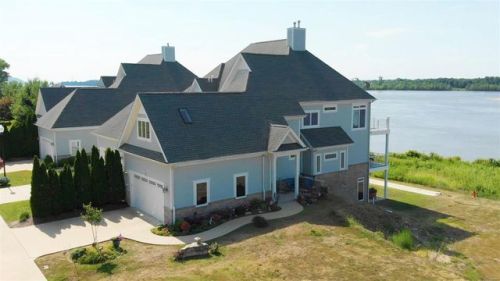 709 Wind Rivers Dr, Otterville, IL 62037-1140