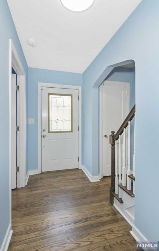 778 6th Ave, River Edge, NJ 07661-1518