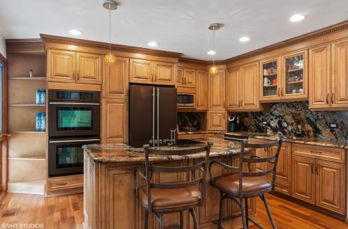 343 Dominion Dr, Wood Dale, IL 60191-2304