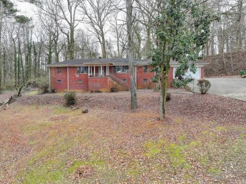 3030 Collier Dr, Atlanta, GA 30318-7153