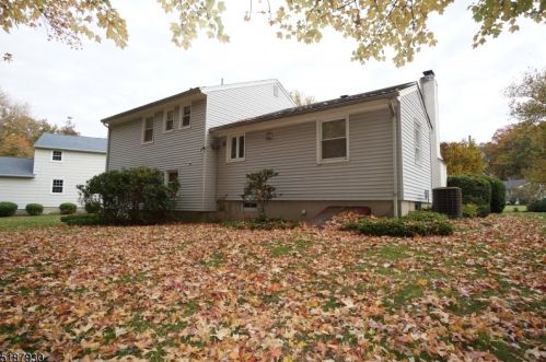 1542 Ramapo Way, Scotch Plains, NJ 07076-2316
