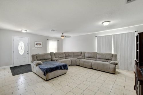 270 Emerald Fields Ln, Uhland TX  78640-4649 exterior