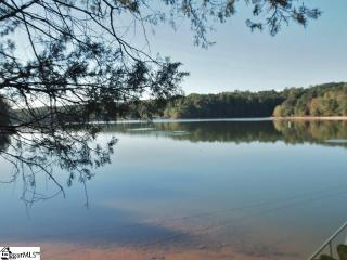 121 Martins Pointe Dr, Seneca SC  29678-5549 exterior