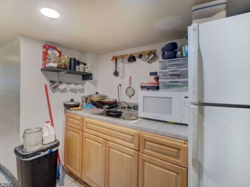 53 Sassafras St, Paterson NJ  07524-1733 exterior