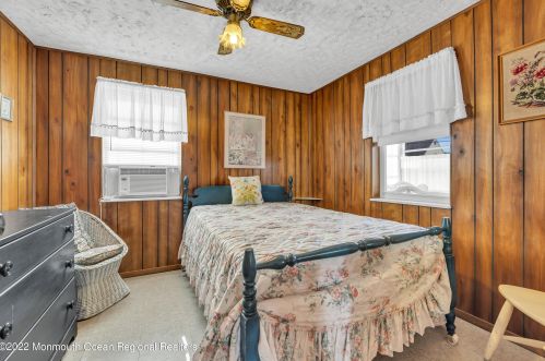 139 Princeton Ave, Lavallette NJ 08735-2635 exterior